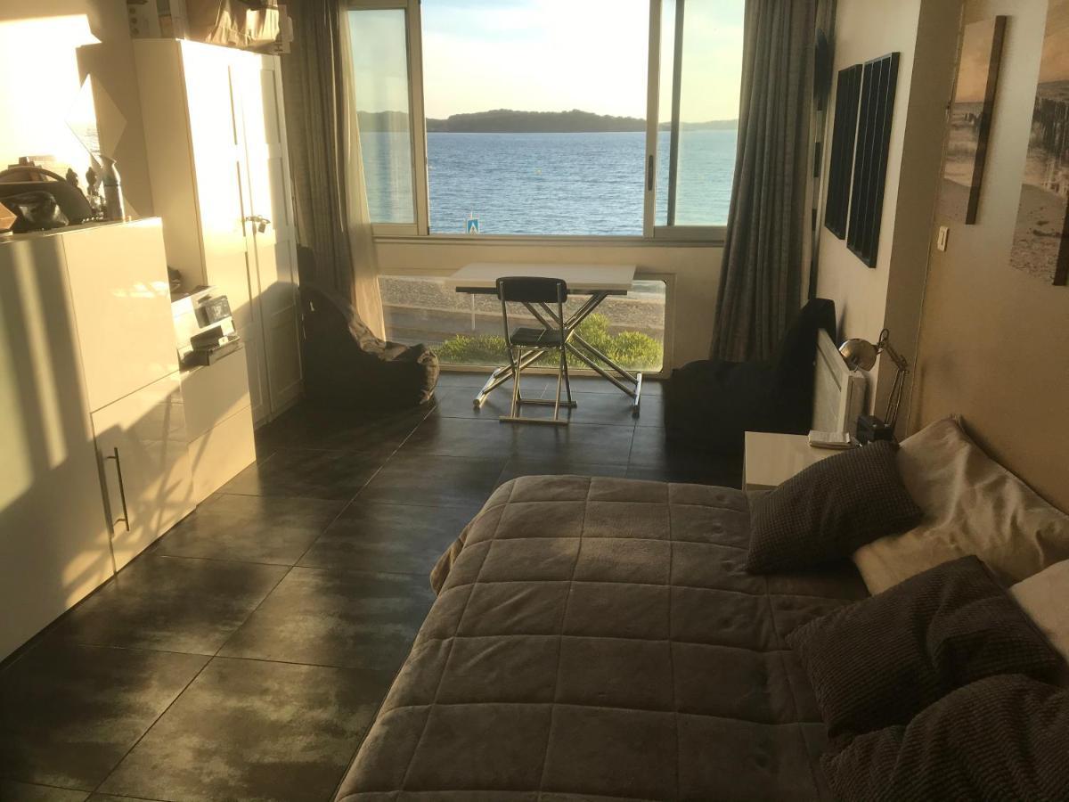 T2 Les Pieds Dans L Eau Vue Mer Apartment Сикс-Фор-ле-Плаж Екстериор снимка